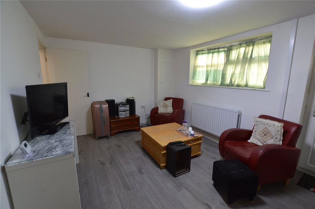 Property photo 2 of 9 Picture No. 05