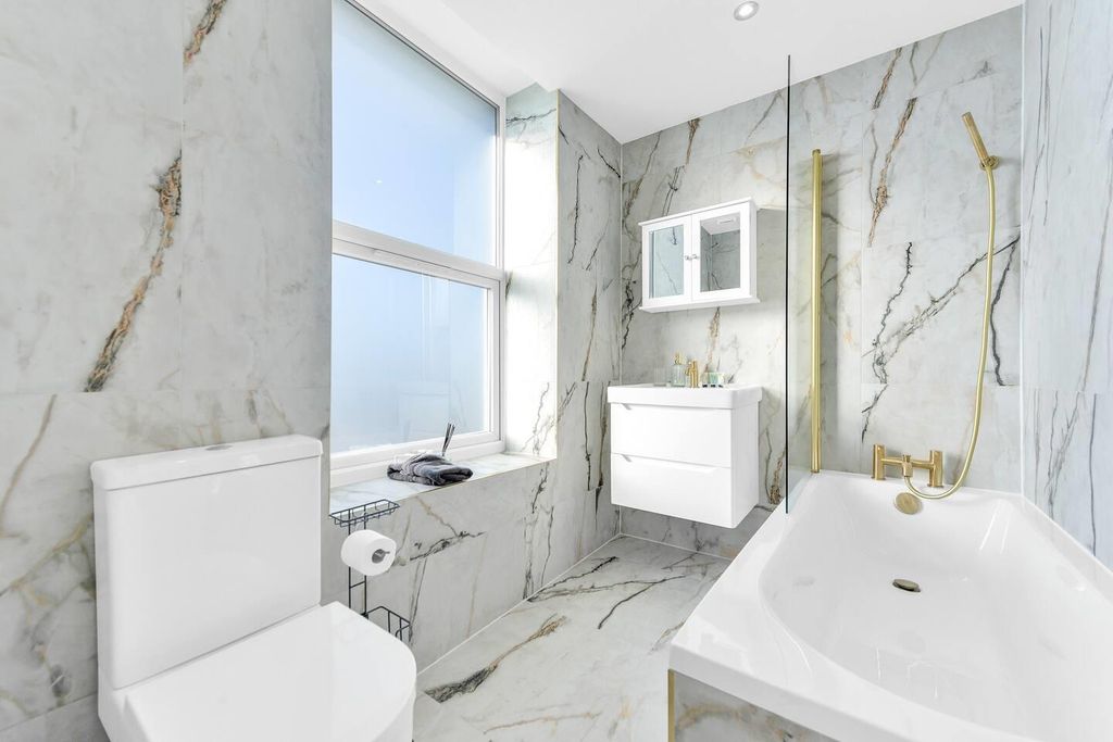 Property photo 3 of 5 E1F61445-4dc2-4645-9744-F93A7B6A6Db4.Jpeg