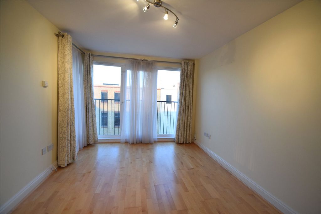 Property photo 2 of 7 Picture No. 01