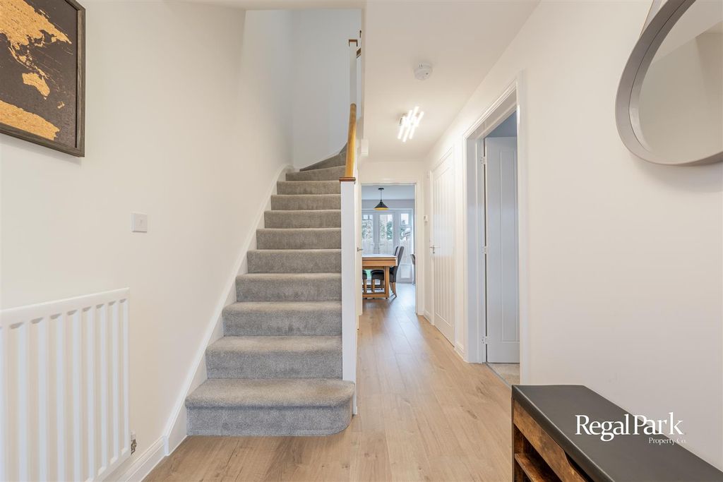 Property photo 3 of 30 Entrance Hall