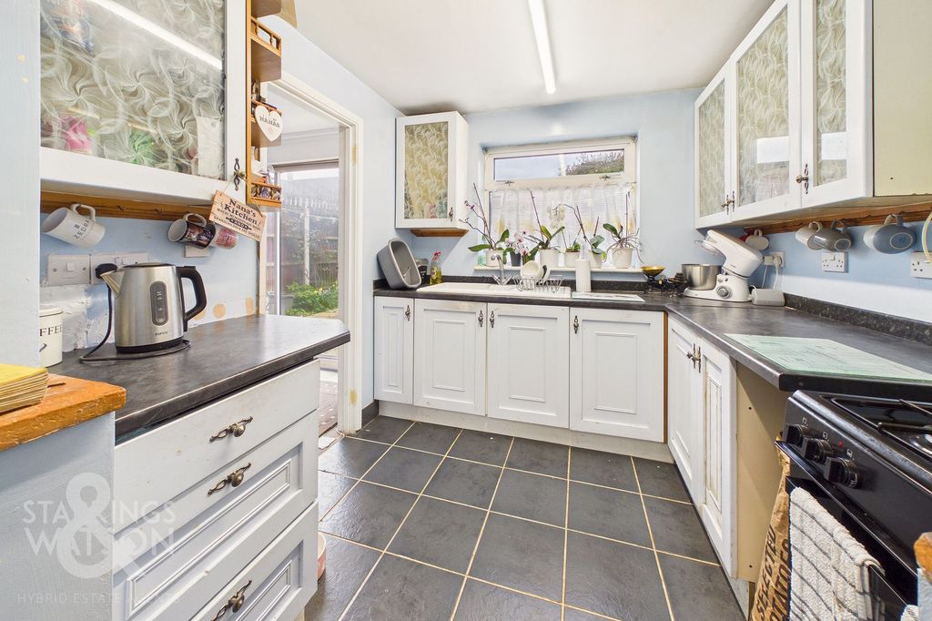 Property photo 3 of 23