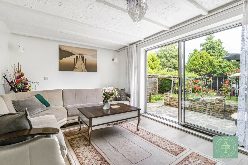 Property photo 3 of 27 Gallery