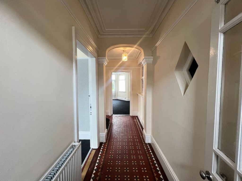 Property photo 3 of 37