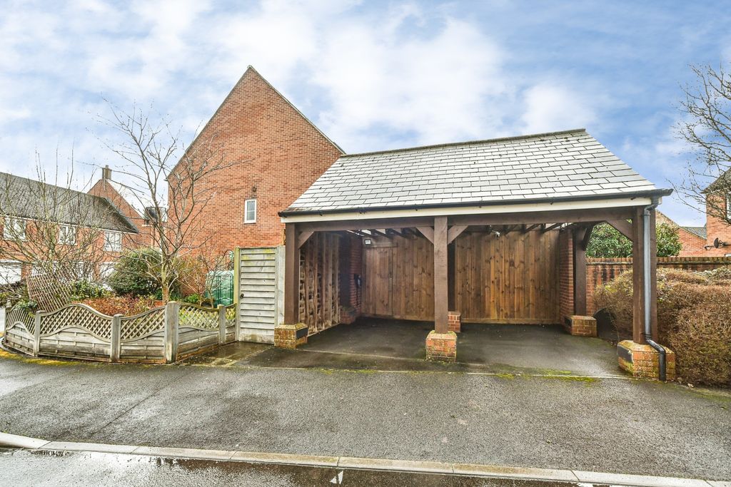 Property photo 2 of 25