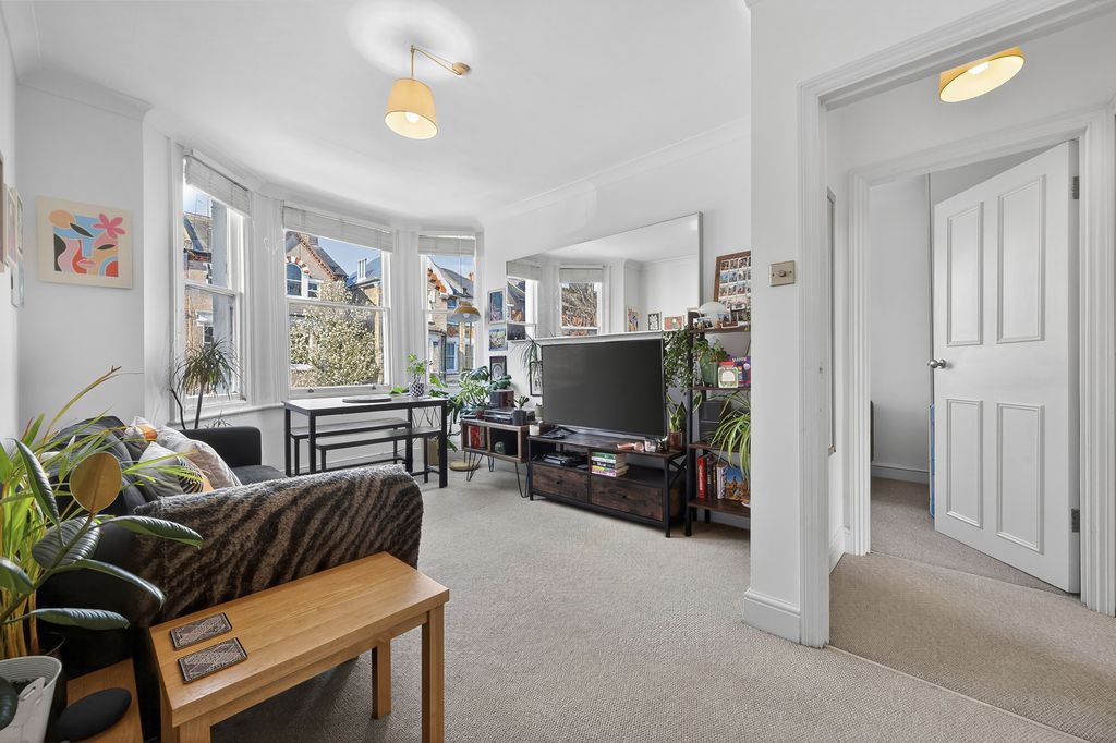 Property photo 2 of 8