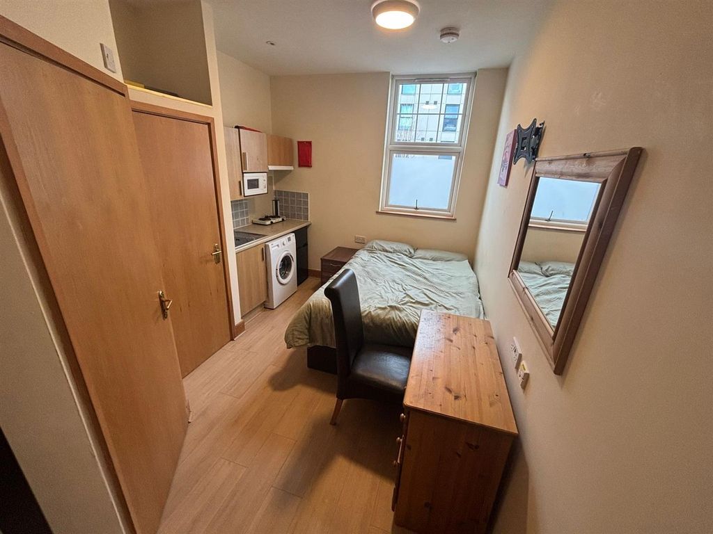 Property photo 1 of 5 Flat61.Jpg