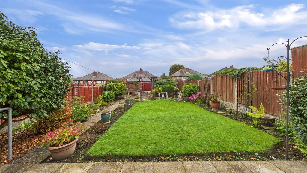 Property photo 2 of 17 Cam05101G0-Pr0090-Still009.Jpg