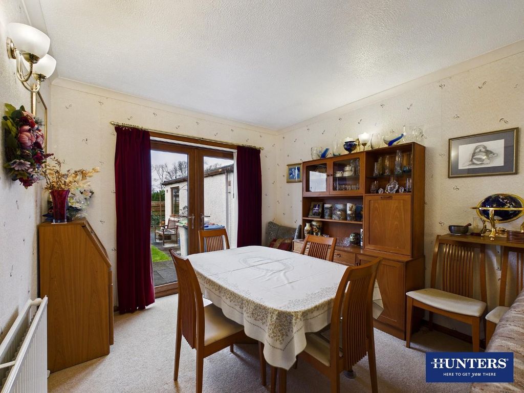 Property photo 3 of 18 Living/Dining Room