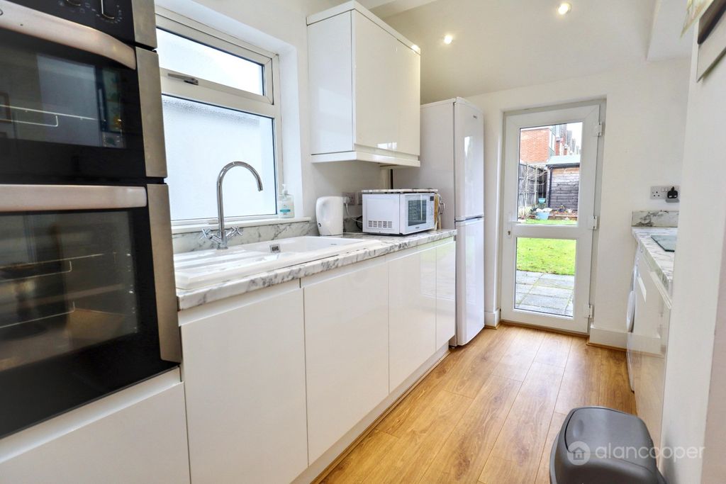 Property photo 2 of 25 4793822