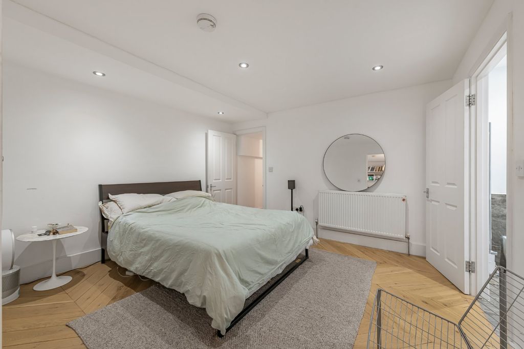 Property photo 3 of 17 Picture No. 25