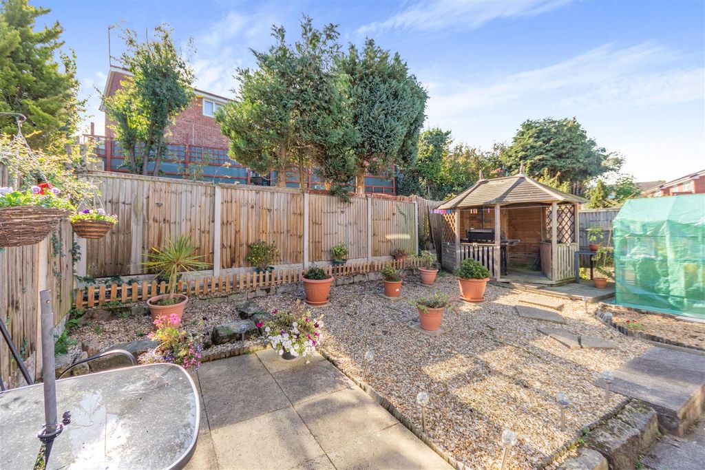 Property photo 3 of 26 8664420-Exterior01.Jpg