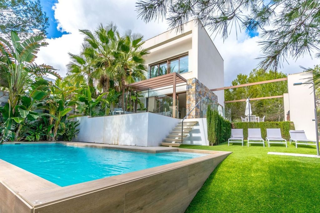 Property photo 1 of 42