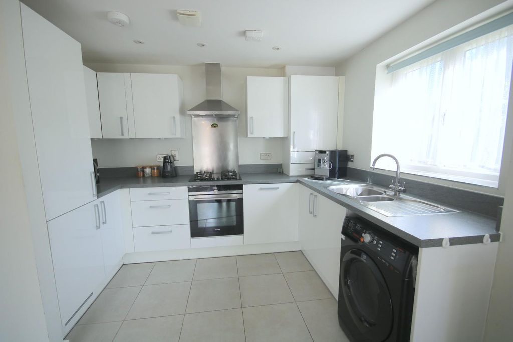 Property photo 2 of 11 Img_7011.Jpg