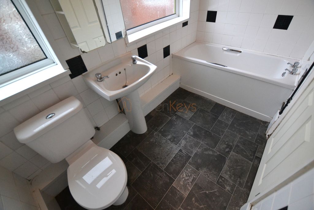 Additional image 4 of 3 bed flat for saleWhickham Road, Hebburn, Tyne And Wear NE31