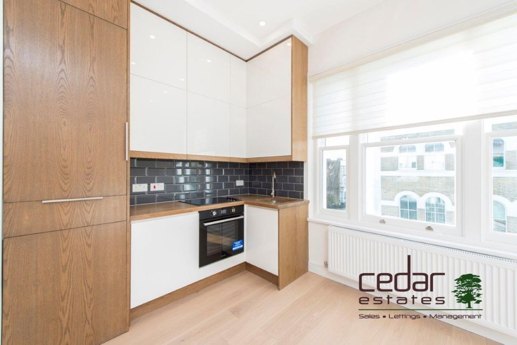 Property photo 3 of 8 Kitchen