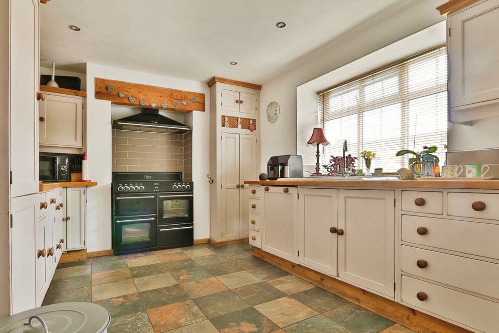 Property photo 3 of 28 3495248
