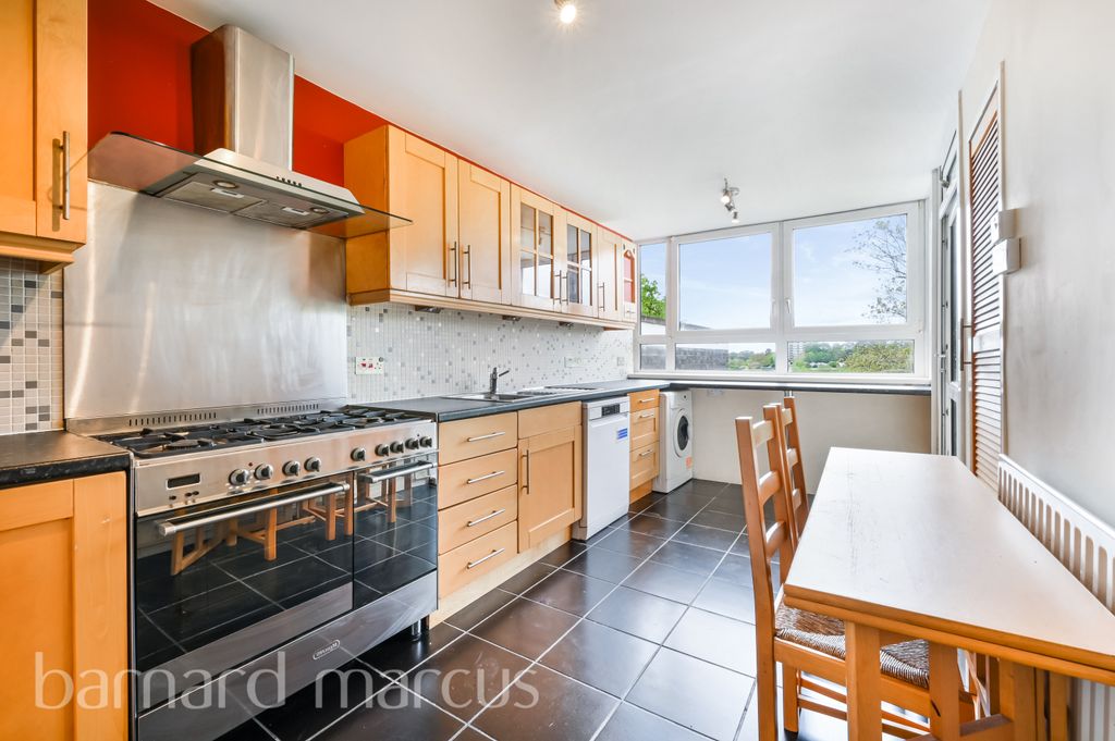 Property photo 1 of 8 Kitchen
