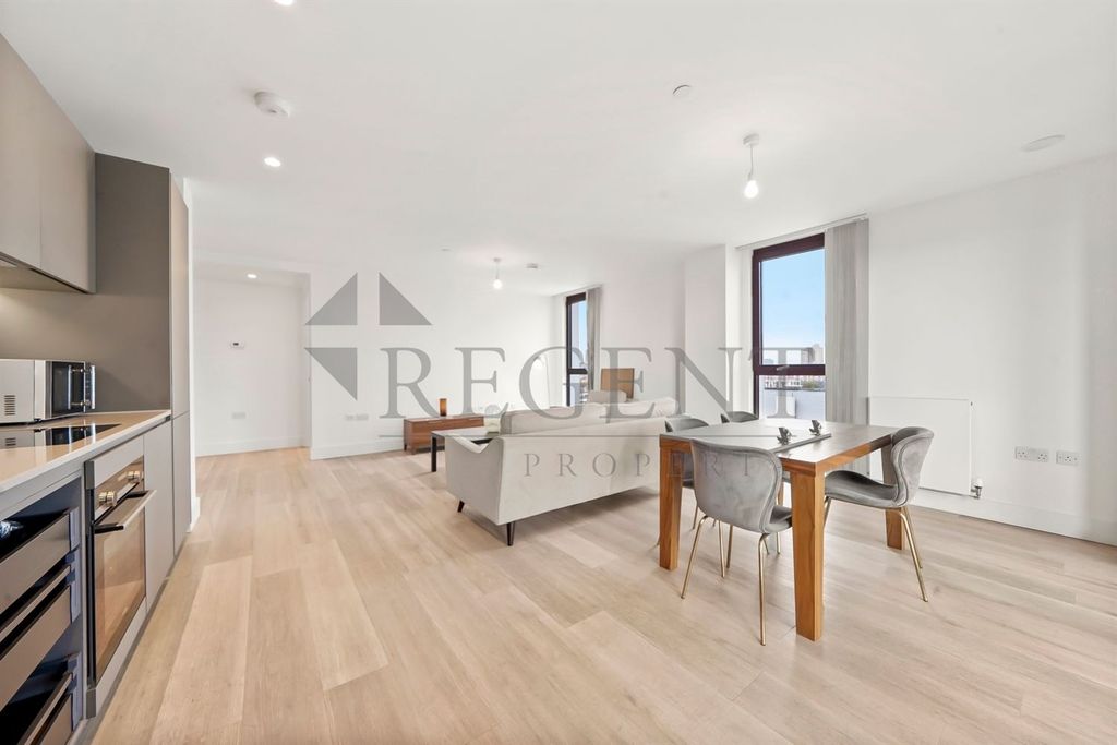 Property photo 3 of 15 Open Plan