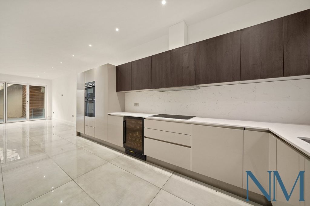 Property photo 2 of 21 Gallery