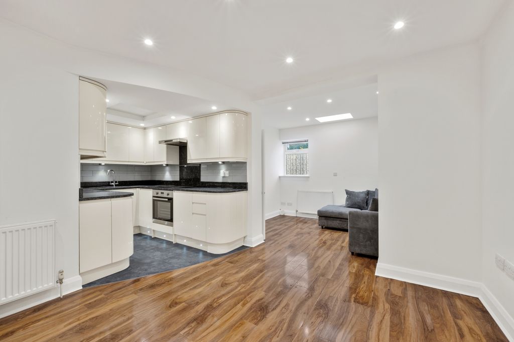 Property photo 1 of 10 Picture No. 04