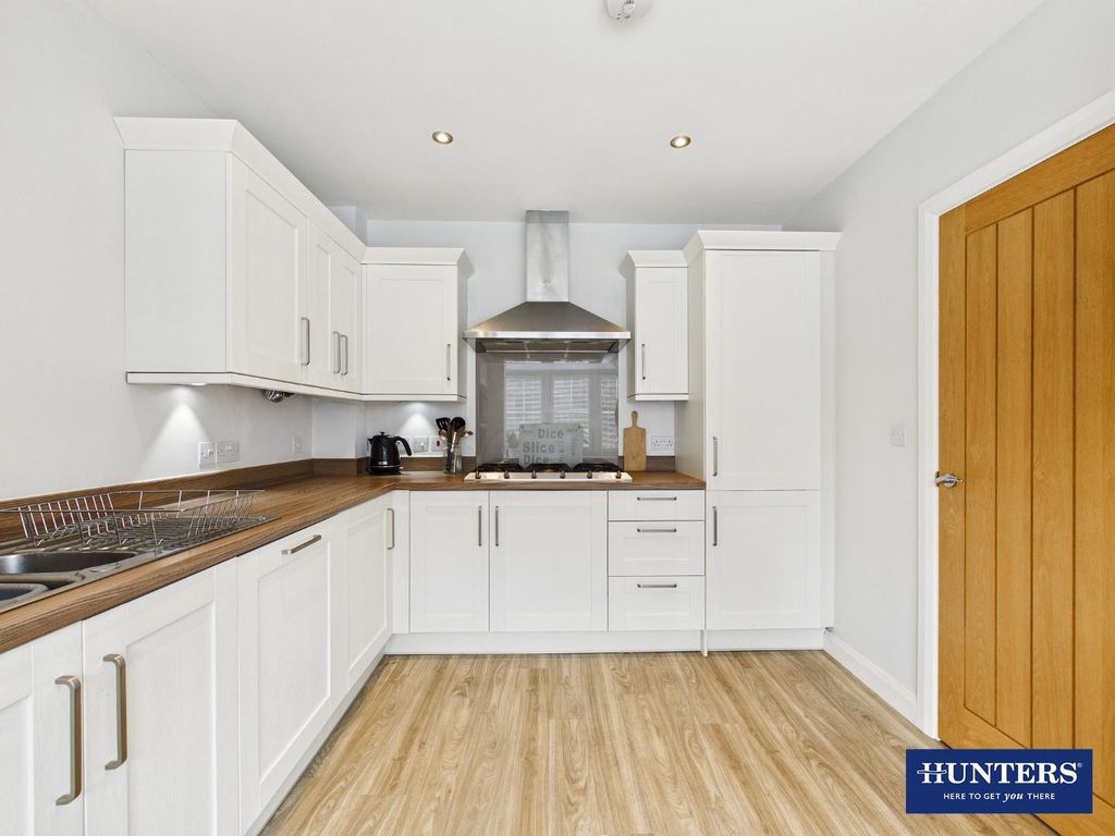 Property photo 2 of 22 Kitchen