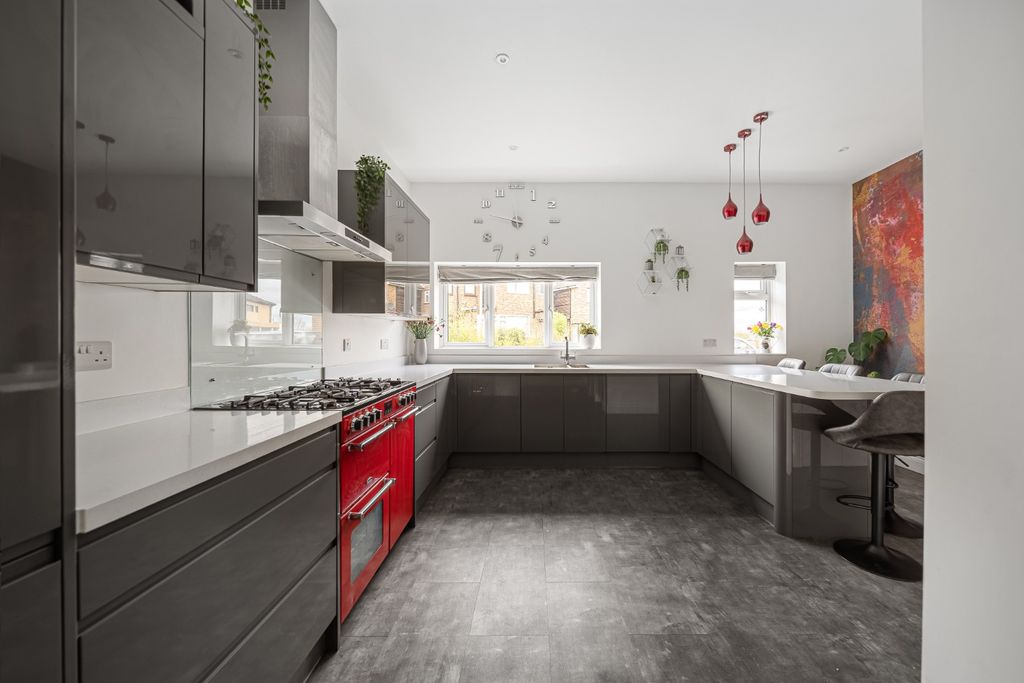 Property photo 2 of 29 5009922