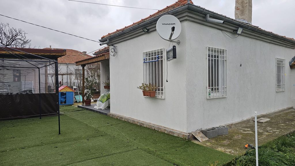 Property photo 2 of 24