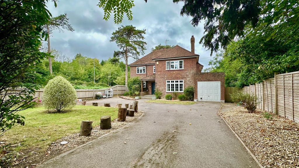 Property photo 1 of 32