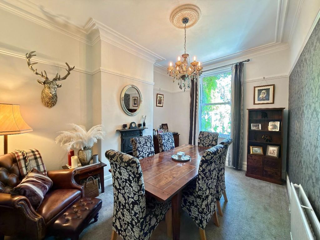 Property photo 3 of 48