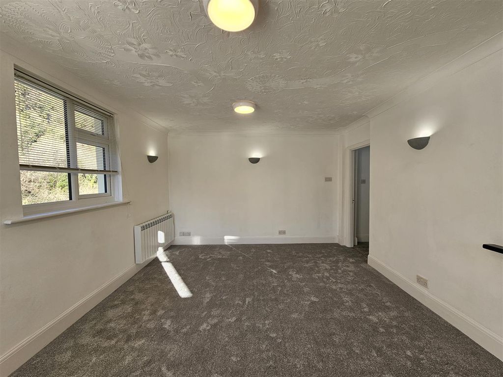 Additional image 4 of 2 bed flat to rentEsplanade, Shanklin PO37