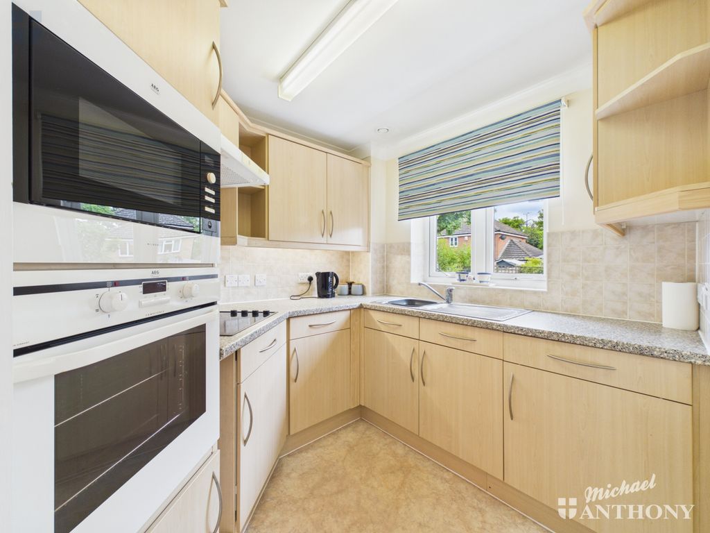 Property photo 3 of 9 Cam03218G0-Pr1020-Still006