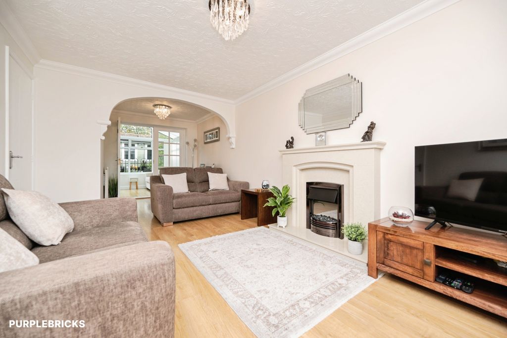 Property photo 3 of 37