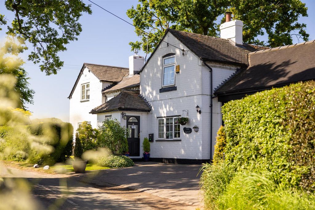 Property photo 2 of 35 Oakcottage-6.Jpg