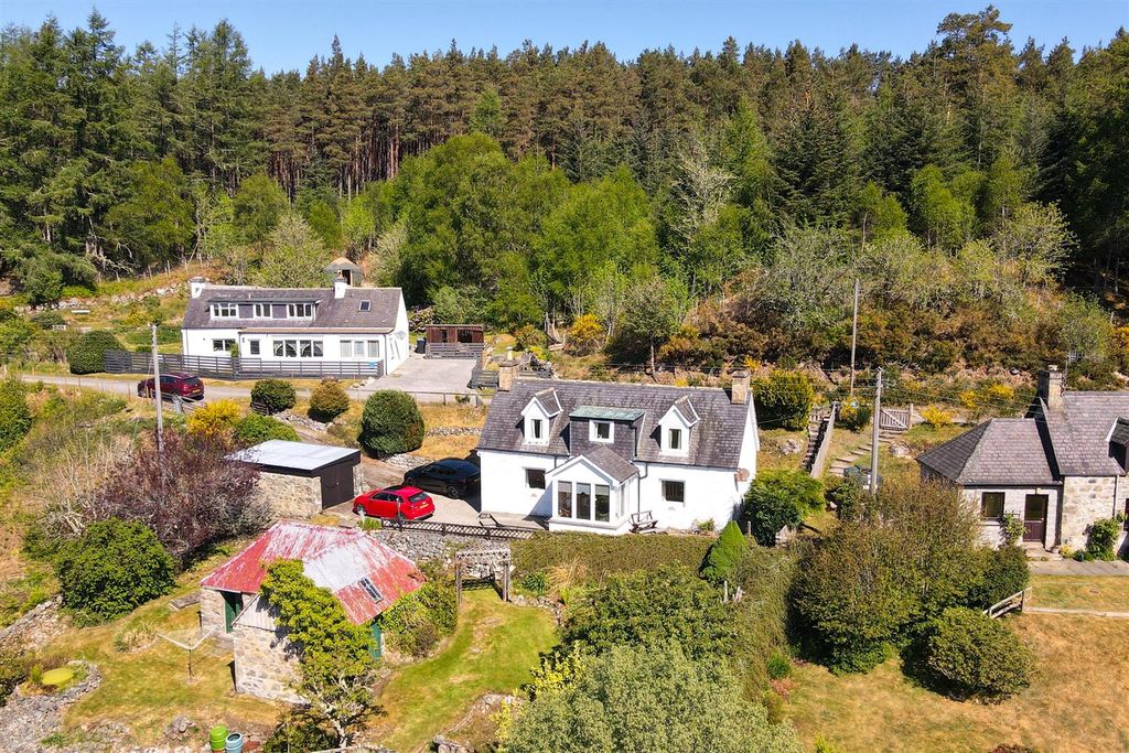 Property photo 1 of 17 6 Linsidemore