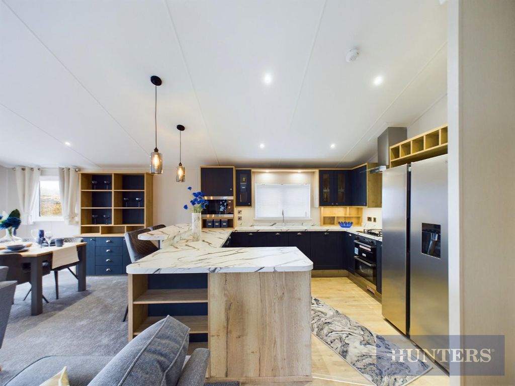 Property photo 2 of 16 Cam03407G0-Pr0462-Still006.Jpg