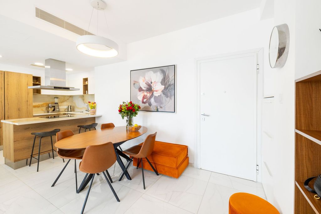 Property photo 3 of 30