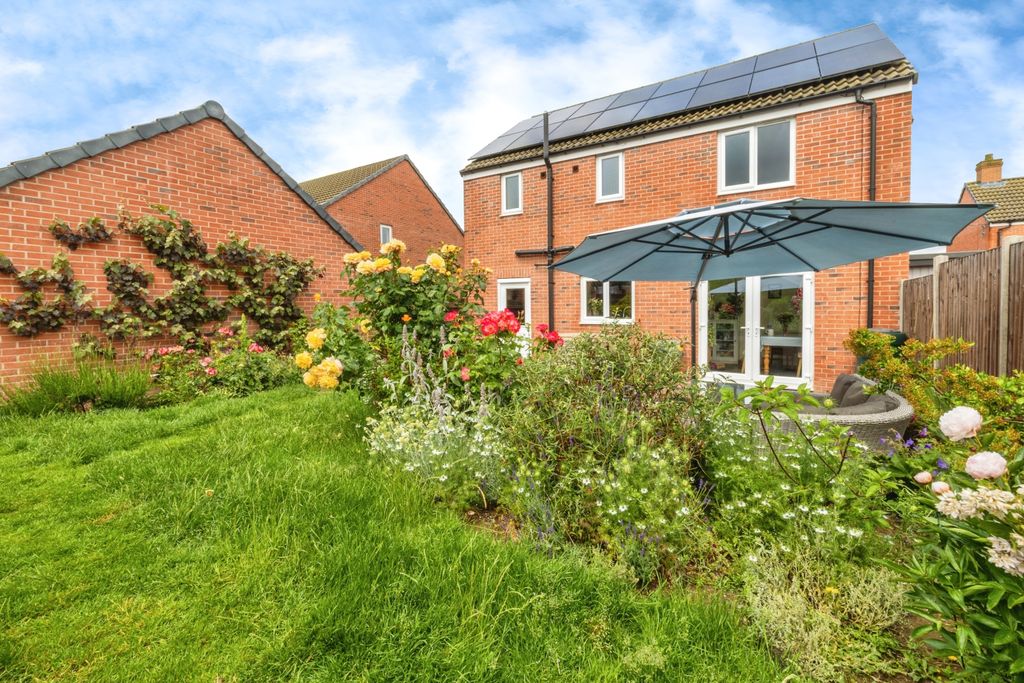 Property photo 2 of 20 Rear View