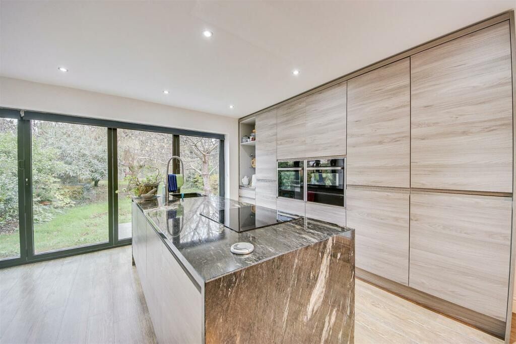 Property photo 2 of 56 4251542