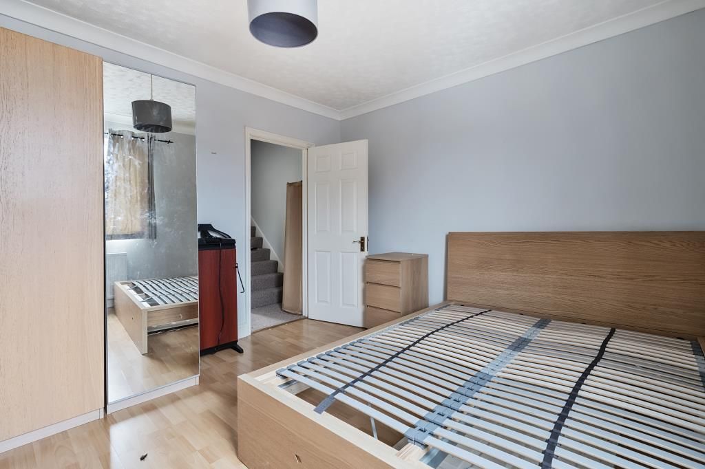 Property photo 2 of 17 Bedroom