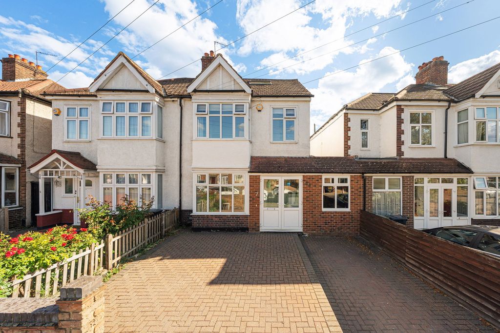 Property photo 1 of 43
