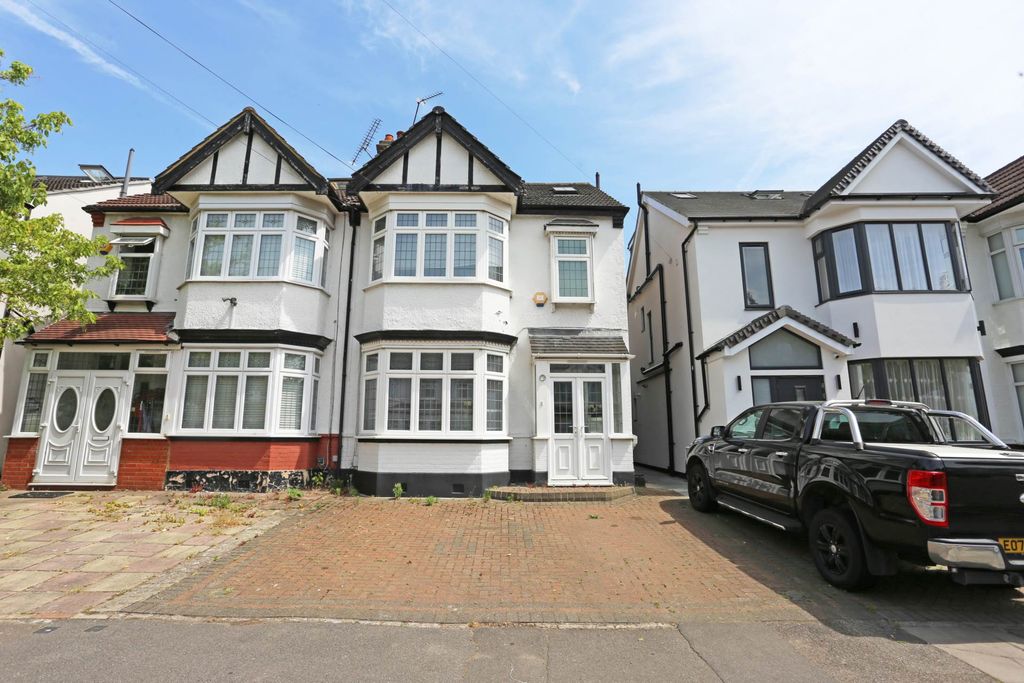 Property photo 1 of 18