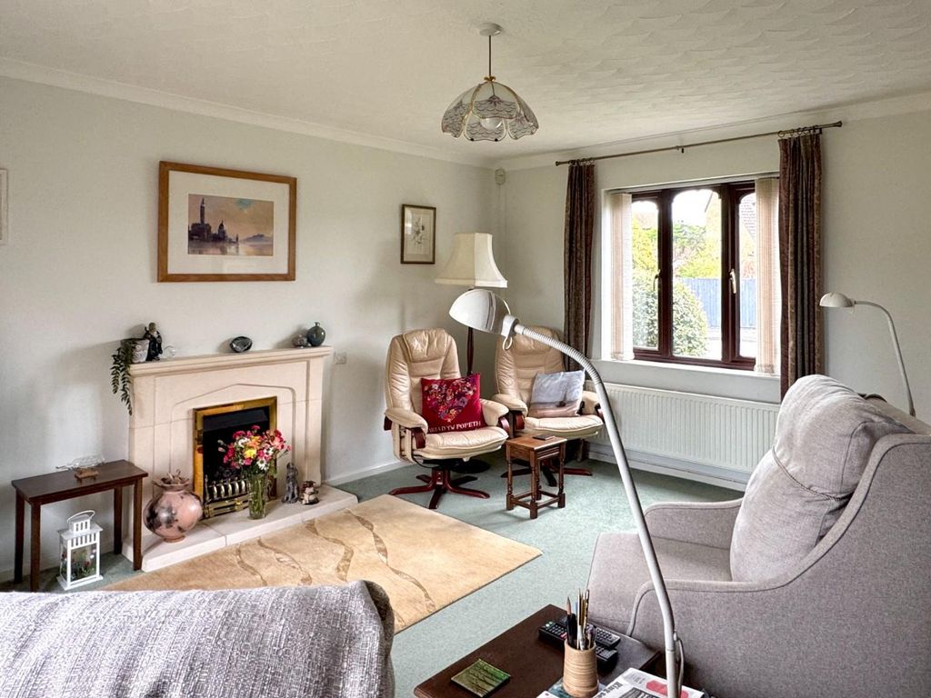 Property photo 2 of 23 Lounge