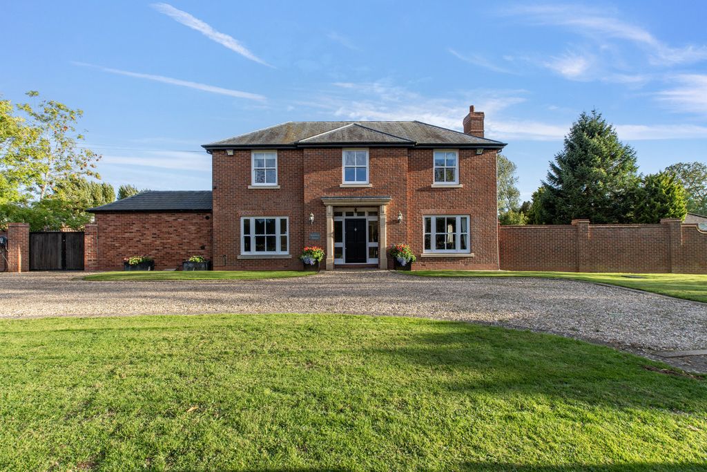 Property photo 1 of 41