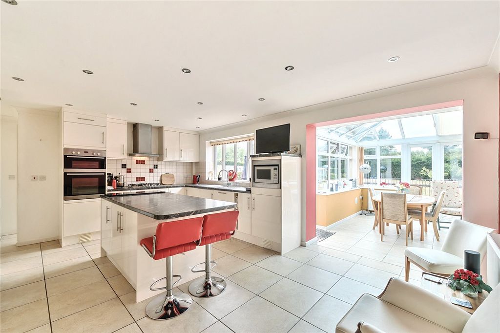 Property photo 3 of 26 Picture No. 33