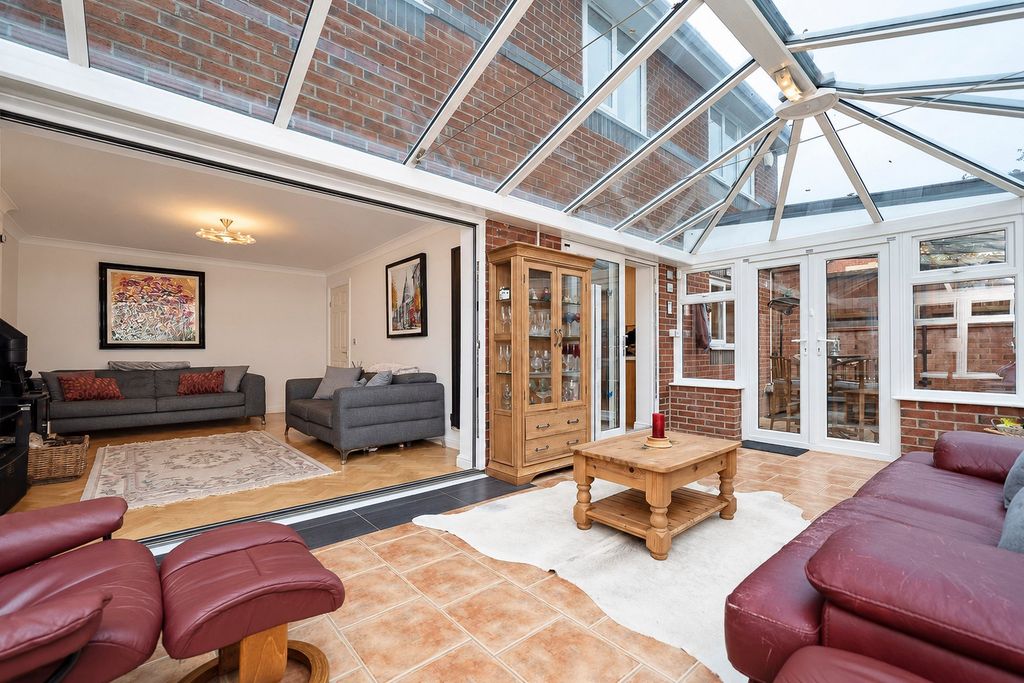 Property photo 2 of 72