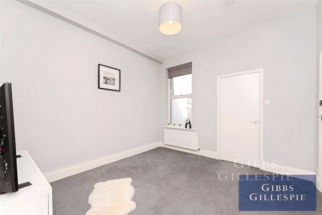 Property photo 3 of 8 Picture No. 01