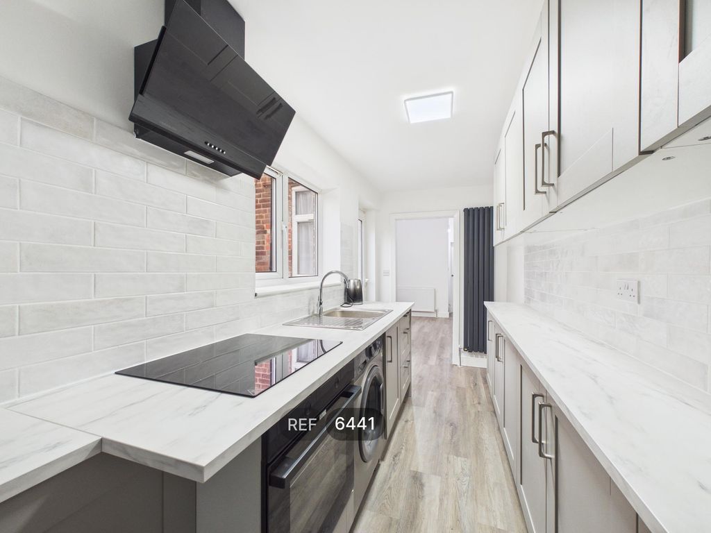 Property photo 2 of 15 Kitchen