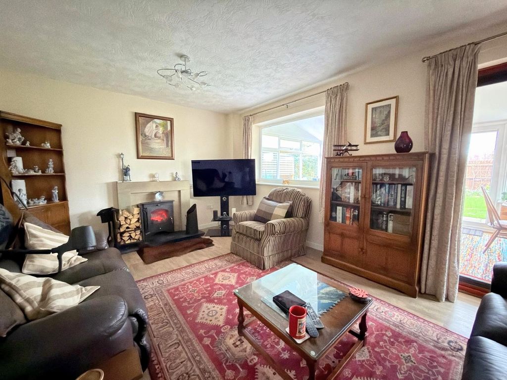 Property photo 3 of 12