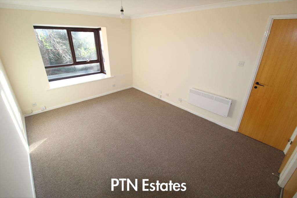 Property photo 2 of 6 Living.Jpg