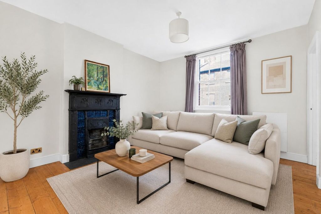 Property photo 1 of 18 Ai Dressed Lounge.Jpg